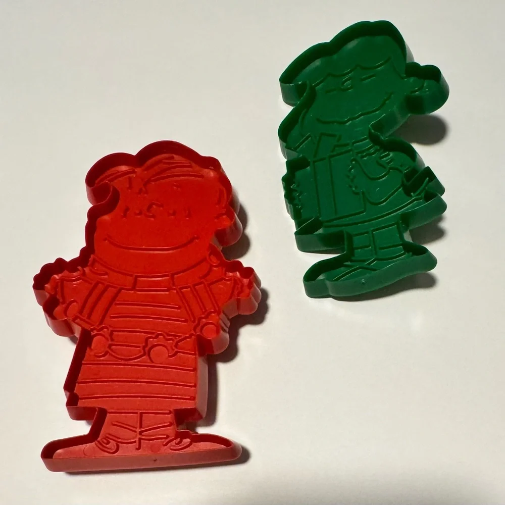 Charlie Brown Peanuts Cookie Cutters Set of 4 Linus Lucy Snoopy Comics